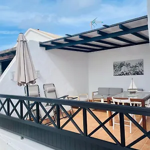 apartamento-con-amplia-terraza-en-la-playa.in-canary-islands.com/
